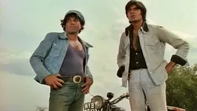 Amitabh Bachchan-Sholay:  'এই টাকায় এখন তো..', 'ষোলে'র ৫০ বছরে চমকে দেওয়ার মত তথ্য দিলেন অমিতাভ