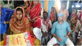 Malda News: হিন্দু পরিযায়ী শ্রমিকের মেয়ের বিয়েতে ত্রাতা মুসলিম জনপ্রতিনিধি, সম্প্রীতির অনন্য উদাহরণে দৃষ্টান্ত স্থাপন