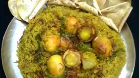 Egg Curry with Khichdi: বর্ষার দুপুরে খান গরম গরম ডিম ভুনা খিচুড়ি! ঘরে বসেই বানান সুস্বাদু স্পেশাল খাবার