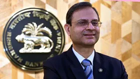RBI Monetary Policy: রাখির আগে বিরাট উপহার, সস্তা হচ্ছে বাড়ি-গাড়ির ইএমআই! কী এমন সিদ্ধান্ত RBI-এর?