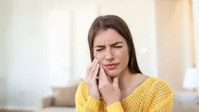 Tooth Pain: দাঁতে ব্যথায় সহজতম আয়ুর্বেদিক চিকিৎসা কী? এই কায়দায় আরাম পেয়েছেন অনেকেই
