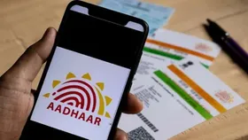 lock Aadhaar card: এভাবে মাত্র এক মিনিটে লক করুন আপনার আধার কার্ড, হ্যাকাররাও কিছু করতে পারবে না