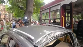 Kolkata Bus Accident: সপ্তাহের প্রথম কাজের দিনেই খাস কলকাতায় ভয়ঙ্কর বাস দুর্ঘটনা, দুমড়ে মুচড়ে গেল একের পর এক গাড়ি, হাসপাতালে একাধিক!