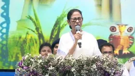 Mamata Banerjee: বর্ধমানে মুখ্যমন্ত্রীর বক্তব্যের মাঝেই হইহই-কাণ্ড! শেষমেশ যা হল...