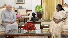 Modi-Murmu Meet: উপরাষ্ট্রপতি নির্বাচনের আগে রাষ্ট্রপতি ভবনে প্রধানমন্ত্রী, মুর্মুর সঙ্গে কেন তড়িঘড়ি সাক্ষাৎ মোদীর?