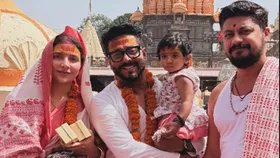 Raj-Shubhashree: ২ সন্তানকে নিয়ে মহাকাল মন্দিরে রাজ-শুভশ্রী, ইয়ালিনি-ইউভানের দুষ্টুমি..