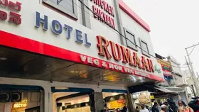 Postcards from Towli Chowki: Dubai Dreams and Deccan Realities