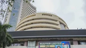 Market trade lower after firm start, fresh FII outflows dent sentiment