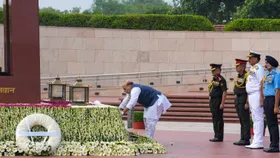 Rajnath Singh pays tributes to Kargil bravehearts