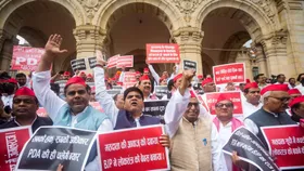 SP MLAs protest in UP Assembly premises ahead of session
