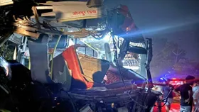 Bus collides head-on with truck in UP's Jaunpur; 5 dead, 15 injured