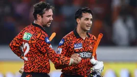 SRH ಕ್ಯಾಪ್ಟನ್​, ಸ್ಫೋಟಕ ಬ್ಯಾಟರ್​ಗೆ ಬಿಗ್ ಆಫರ್.. ವರ್ಷಕ್ಕೆ 58 ಕೋಟಿ ರೂಪಾಯಿ!