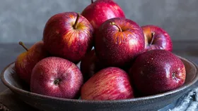 Apple Benefits: लाल सेब की जगह खाएं ये सेब, शरीर को मिलेंगे एक नहीं बल्कि कई फायदे