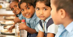 Odisha Govt School: ओडिशा के स्कूलों में मिड डे मील के साथ दूध देने की तैयारी, स्टूडेंट्स में न हो कुपोषण