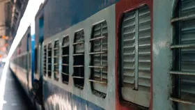 Tamil Nadu: गर्भवती के साथ चलती ट्रेन में रेप की कोशिश, महिला ने शोर मचाया तो आरोपियों ने धकेला