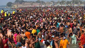 Mahakumbh 2025: महाशिवरात्रि पर महाकुंभ में VIP प्रोटोकॉल रद्द, भीड़ को नियंत्रण करने का प्लान बनाया