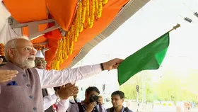PM मोदी आज कश्मीर को देंगे बड़ी सौगात, चिनाब ब्रिज का करेंगे उद्घाटन, वंदे भारत को दिखाएंगे हरी झंडी