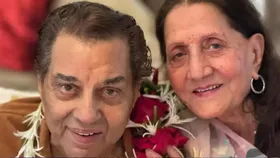 धर्मेंद्र ने पहली पत्नी प्रकाश संग कुछ इस अंदाज़ में मनाई 71वीं एनिवर्सरी, कपल की प्यार भरी तस्वीर हुई वायरल