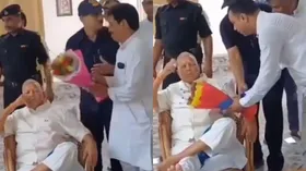 लालू यादव का ऐसा रवैया नहीं देखा होगा आपने, अपने ही समर्थकों की कर दी जमकर बेइज्जत