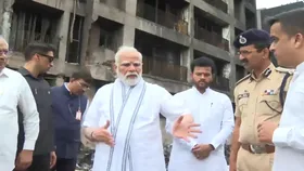 Ahmedabad Plane Crash Live: पीएम मोदी ने किया घटनास्थल का निरीक्षण, गुजरात के सीएम भी रहे मौजूद