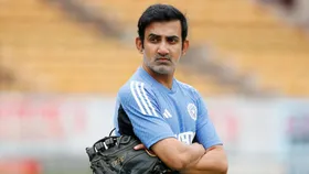 टीम इंडिया को इंग्लैंड में अकेला छोड़ अचानक भारत लौटे Gautam Gambhir, वजह भी आई सामने!