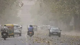 Weather Update: दिल्ली-एनसीआर में बदला मौसम का मिजाज, तेज हवाओं के साथ हुई बारिश, जानें अन्य राज्यों का हाल?