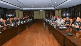 ऑपरेशन 'सिंदूर' के बाद पहली बार सभी पूर्व सेनाध्यक्षों के साथ आर्मी चीफ ने किया विचार मंथन, ‘चीफ्स चिंतन’ में हुई अहम चर्चा