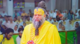 Premanand Maharaj Tips : प्रेमानंद महाराज से जानिए तीर्थ यात्रा के दौरान आ जाएं पीरियड तो क्या करें?