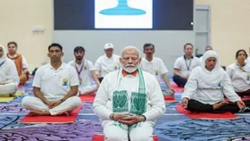 International Yoga Day 2025: अंतर्राष्ट्रीय योग दिवस आज, विशाखापत्तनम में PM मोदी,  जम्मू कश्मीर पहुंचे रक्षा मंत्री