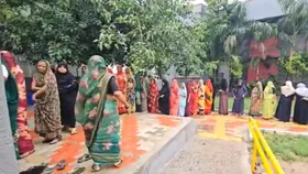 Gujarat Local Election: गुजरात में पंचायत चुनाव के लिए वोटिंग, पोलिंग बूथ जा रहे दो लोगों की मौत; 25 को रिजल्ट