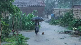 Rain Alert: मानसून की 10 दिन पहले पंजाब में एंट्री, पूर्वोत्तर के राज्यों में भारी बारिश का अलर्ट, दिल्ली में इस दिन बरसेंगे बदरा