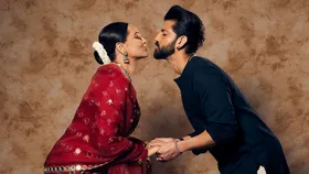 फर्स्ट वेडिंग एनिवर्सरी पर पति जहीर संग रोमांटिक हुईं सोनाक्षी सिन्हा, सास-ससुर से मिला खास तोहफा