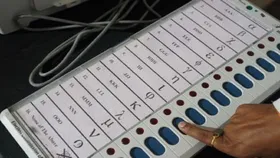 Bihar Election 2025: बिहार विधानसभा चुनाव में इस्तेमाल हो वाली EVM की जांच पूरी, जानें किसी देखरख में हुई पूरी प्रक्रिया