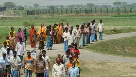 पाकिस्तान 14 लाख अफगान शरणार्थियों को कर रहा बाहर, क्या भारत भी कर सकता है 2 करोड़ बांग्लादेशियों को डिपोर्ट