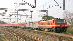 Trains Cancelled: रेलवे यात्रियों के लिए जरूरी खबर, हो चुकी हैं कई ट्रेनें रद्द, यहां चेक करें स्टेटस