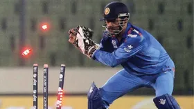 MS Dhoni Birthday: धोनी के नाम दर्ज हैं इंटरनेशनल क्रिकेट में 3 बड़े रिकॉर्ड, जिनका टूटना है असंभव