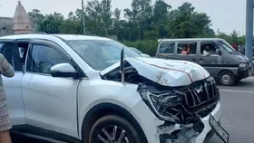 अभी-अभी आई बड़ी खबर, यूपी की मंत्री का हुआ कार एक्सीडेंट, अस्पताल में भर्ती कराया