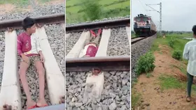 रील बनाने के चक्कर में ट्रैक पर लेट गया बच्चा, धड़धड़ाती हुई आई ट्रेन, फिर जो हुआ...सामने आया वीडियो