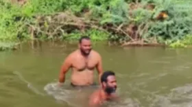 पहाड़ी नदी में रहस्यमयी तरीके से गायब हुआ युवक, दोस्त रह गए देखते
