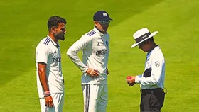 IND vs ENG: 'ये स्वीकार्य नहीं है', भारत के बार-बार गेंद बदलने को लेकर, इंग्लैंड के पूर्व क्रिकेटर का बड़ा बयान