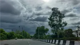 UP Weather Updates: यूपी को फिर झेलनी पड़ेगी उमस, 14 जुलाई से थम सकता है बारिश का सिलसिला