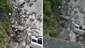 Pithoragarh Accident: उत्तराखंड के पिथौरागढ़ में भीषण हादसा, खाई में टैक्‍सी ग‍िरने से 8 की मौत, चार घायल
