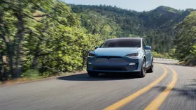 Tesla Launch in India: टेस्ला की भारत में हुई एंट्री, मुंबई में खुला पहला शोरूम, जानें कब शुरू होगी बुकिंग