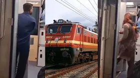 ट्रेन के बाथरूम से निकला कपल, देख लोगों ने कहा- 