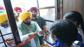 Punjab:  CM भगवंत मान ने 8 आधुनिक पुस्तकालयों का बरनाला में किया उद्घाटन, प्रतियोगी परीक्षाओं की तैयारी के लिए होंगी सहायक