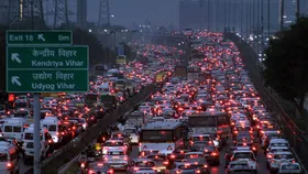 दिल्ली में ट्रैफिक जाम से राहत के लिए 9 बड़ी परियोजनाओं को मंज़ूरी, ₹24,000 करोड़ का बजट