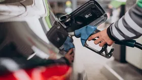 Petrol Diesel Price: नोएडा-गुरुग्राम, जयपुर समेत कई शहरों में सस्ता हुआ पेट्रोल-डीजल, ये है तेल की नई कीमत
