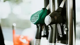 Petrol Diesel Price: नोएडा में महंगा तो गुरुग्राम में सस्ता हुआ पेट्रोल-डीजल, जानें कहां क्या हैं ईंधन के दाम
