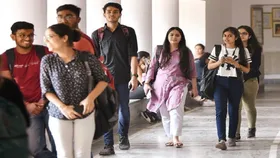 दिल्ली की इन यूनिवर्सिटी में पढ़ने वाले छात्रों मिलेगी ये सुविधा, रेखा सरकार ने शुरू की तैयारी
