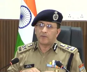 उत्तराखंड : हाई प्रोफाइल ड्रग बनाने में इस्तेमाल केमिकल और पाउडर के साथ आरोपी गिरफ्तार
